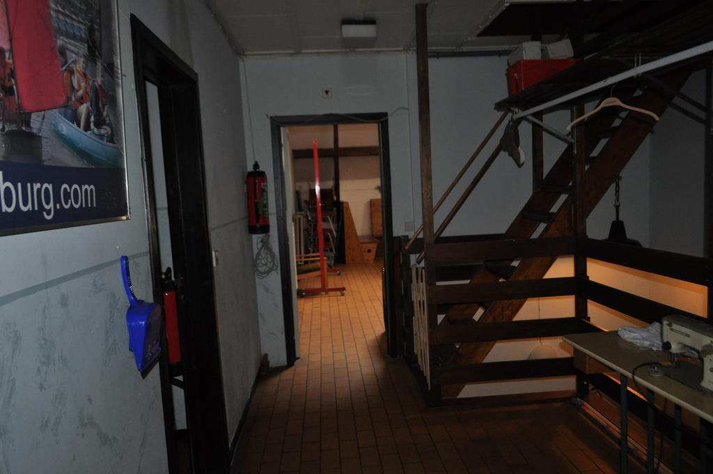 Sailcenter Limburg Hostel Kinrooi Exterior photo